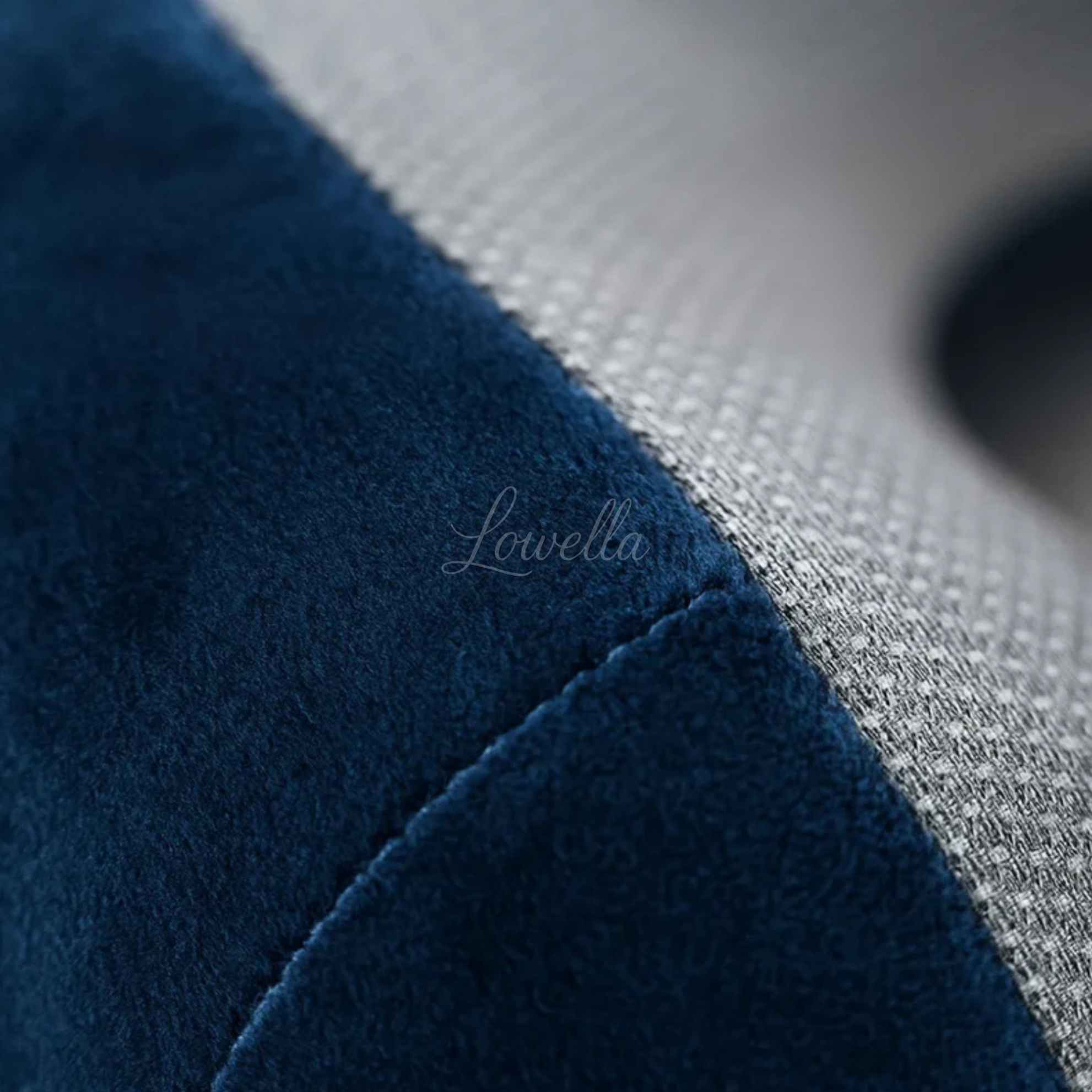 TravelNeck Air™ - Poduszka podróżna na szyję z pianki memory